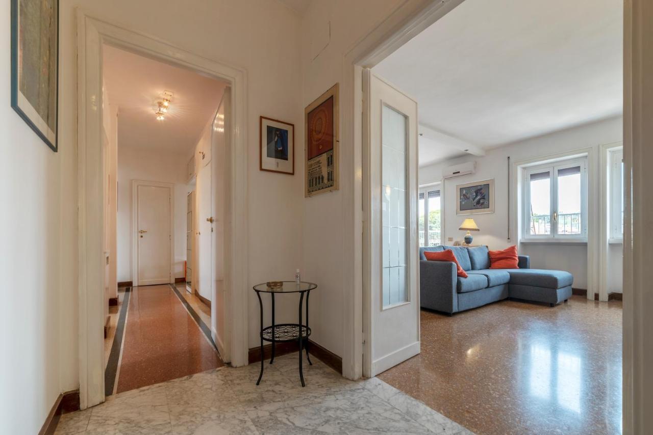 Roomy And Bright Apartment With Terrace Róma Kültér fotó