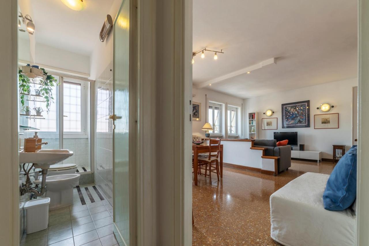Roomy And Bright Apartment With Terrace Róma Kültér fotó